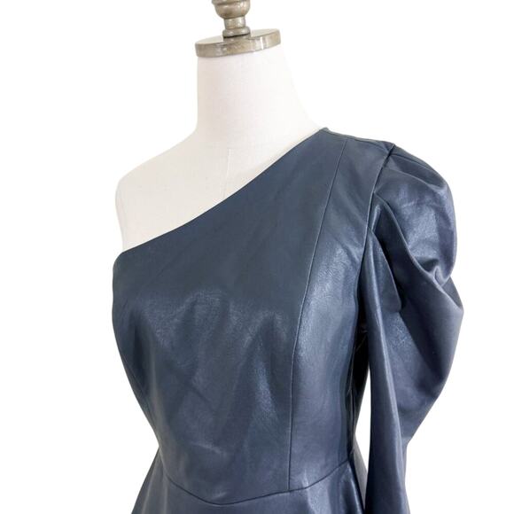 NWT BCBGMaxAzria Black Faux Leather Asymmetric Top Women's Size M One Shoulder - Picture 3 of 12